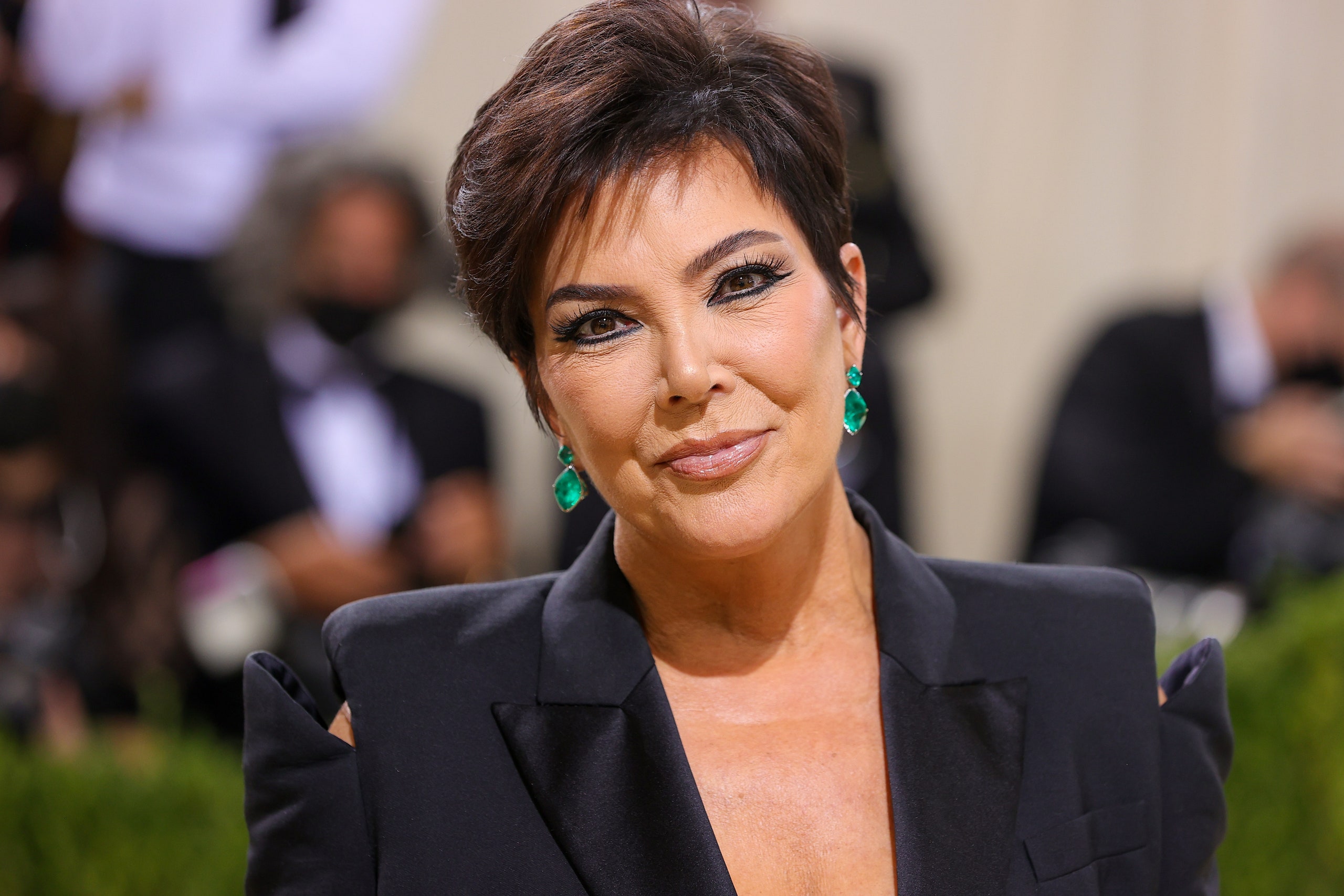 Kris Jenner’s Journey: Facelift, Botox, and the Plastic Surgery Debate