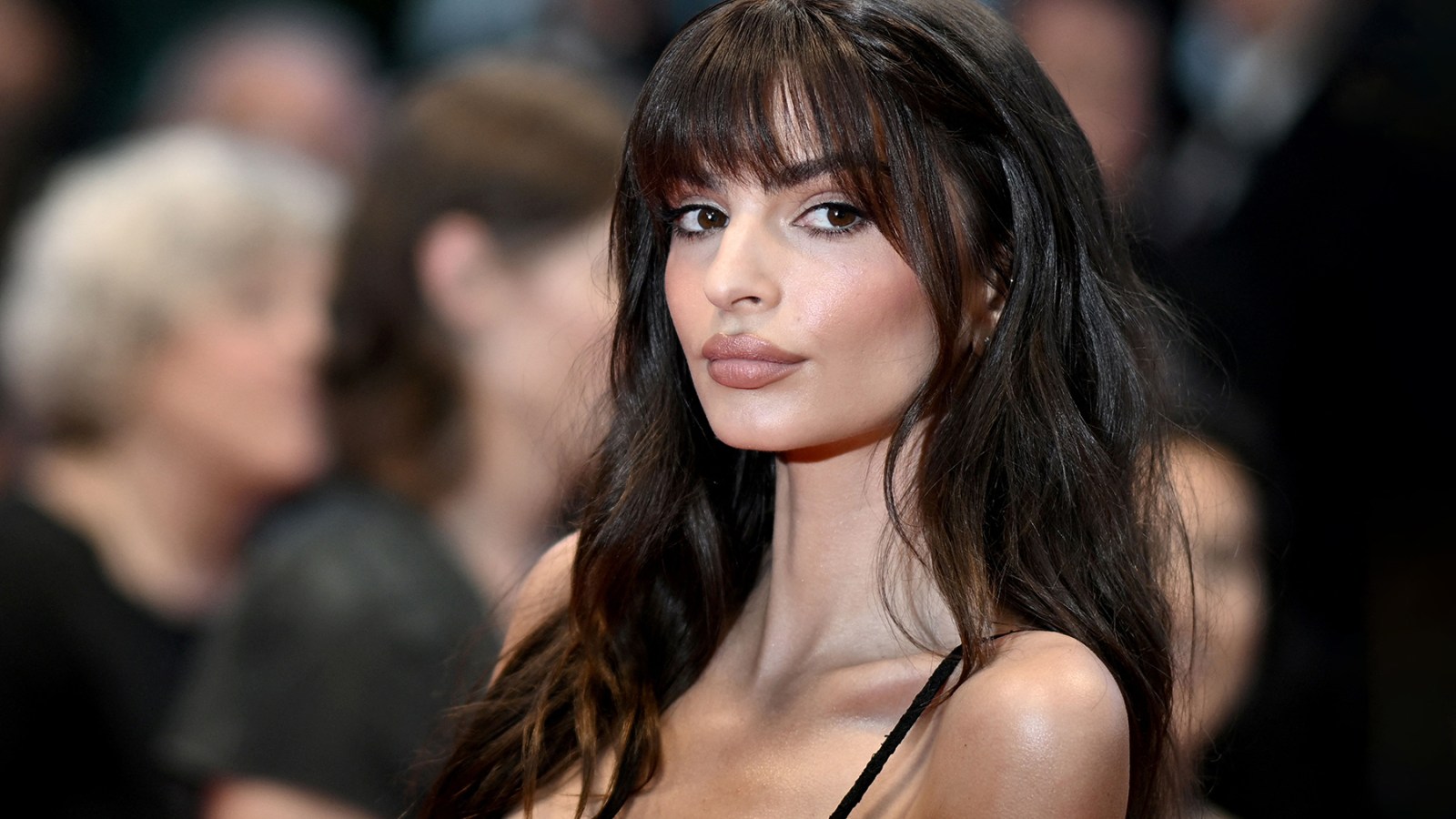 Emily Ratajkowski’s Thoughts on Plastic Surgery and Her Botox Preference