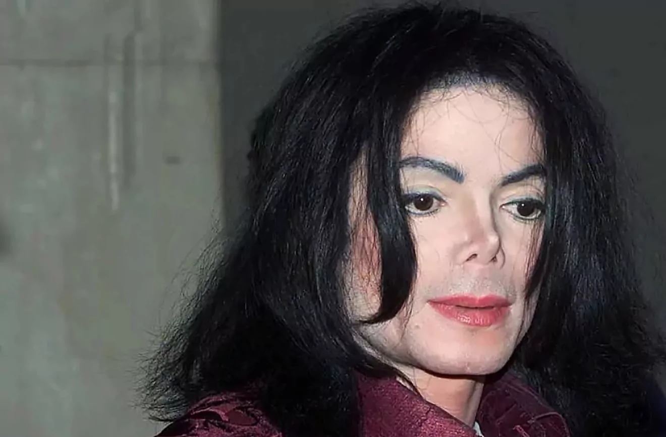 Michael Jackson’s Journey Through Plastic Surgery: The Truth Behind His Nose Job